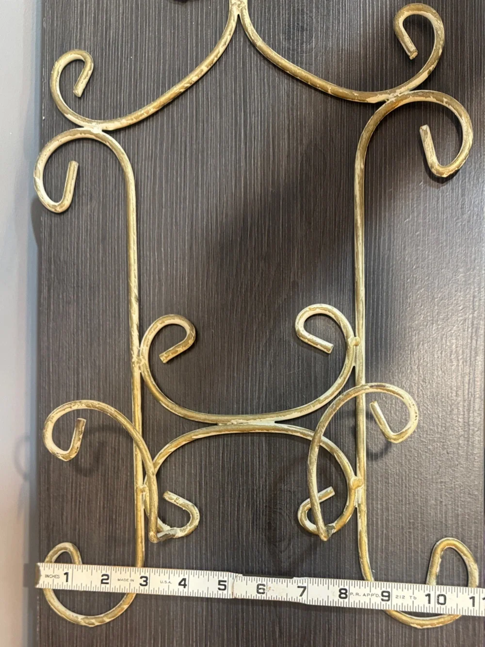 Rustic Decorative Wrought Iron Wallhanging Plate Display- Elegant Scroll Design